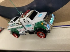 HESS MINI CAR CARRIER AND CAR ORNAMENT