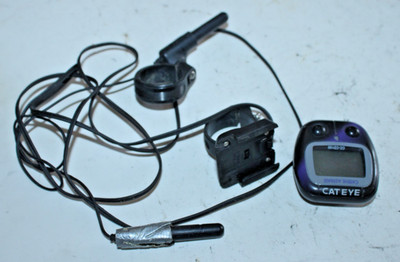 Cateye Astral Wired Bike Computer CR2032 Battery Wheel Sensor Cadence Racing MTB