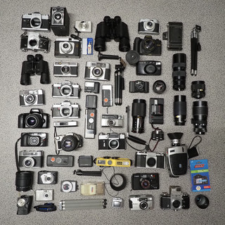 Posten mit ca. 50 Teilen Kameras und Fotozubehör für Bastler / Ersatzteile X2