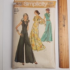 Simplicity 9451 Wide Leg Jumpsuit Keyhole Nec...