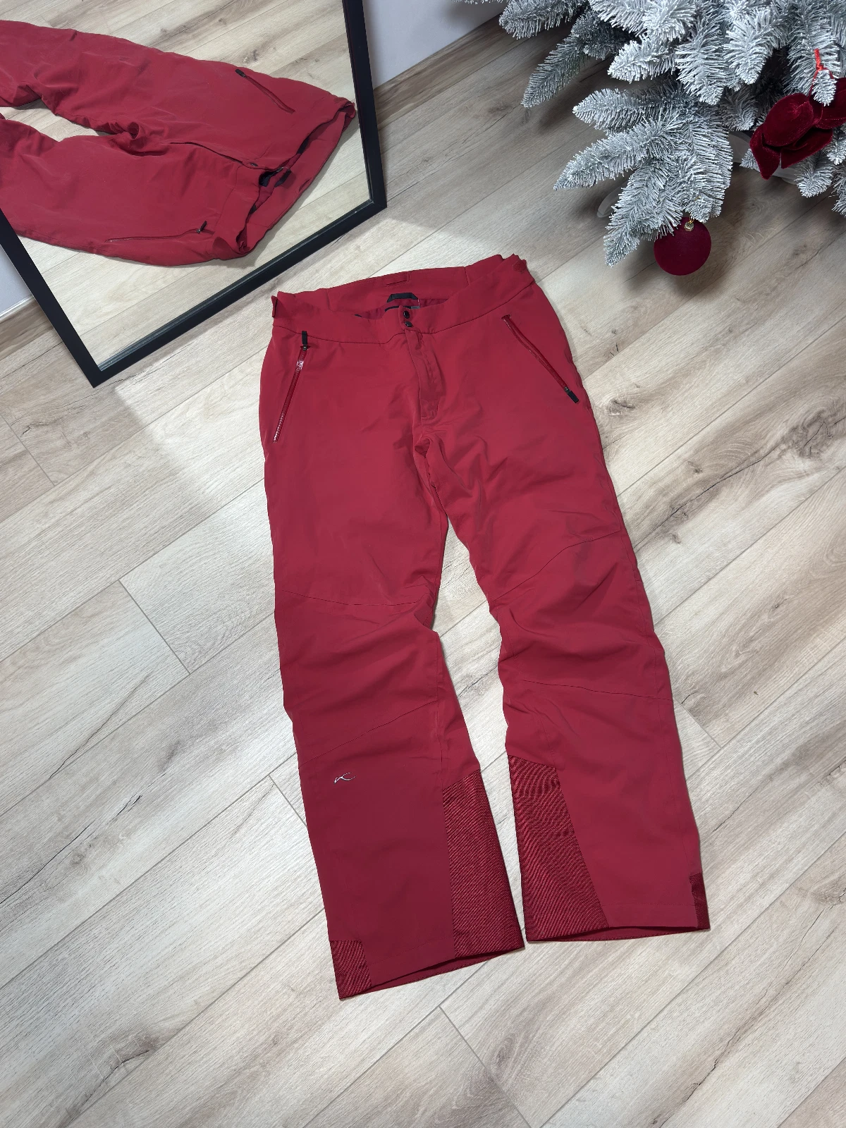 Kjus Men's XL Red Insulated Snow Skiing Trousers
Opens in a new window or tab