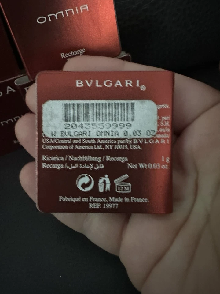 Pacote Omnia by Bvlgari perfume sólido recarregável 0,03 oz para mulheres - Imagem 2 de 3