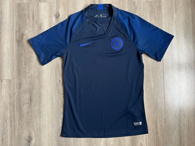 Chelsea FC Nike サッカーシャツ ネイビー Chelsea FC Essential Men's Nike Soccer T-Shirt. Nike.com
