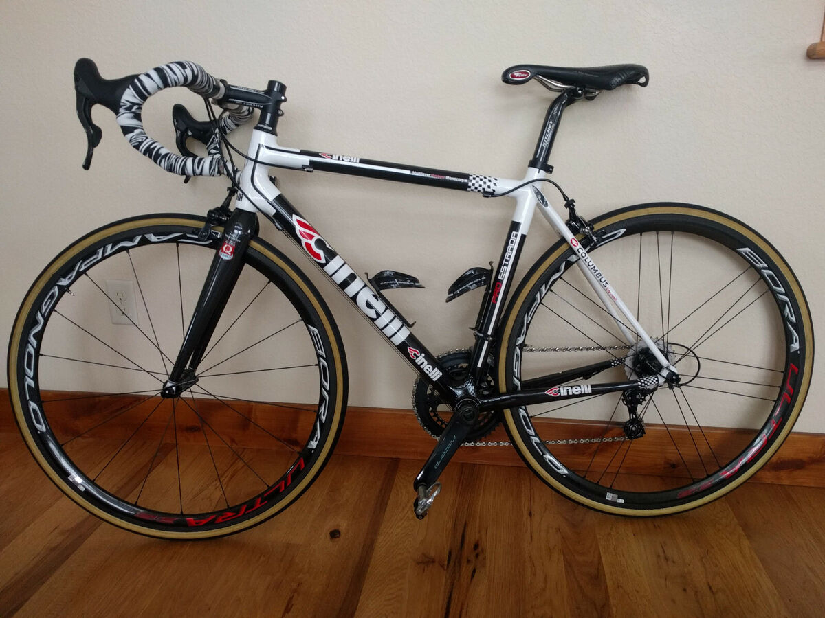 Cinelli Estrada Pro 12 Speed Racing Bike Frameset + Group Cinelli Estrada Pro 12 Speed Racing Bike Frameset + Group