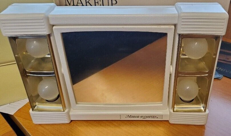 ESPEJO DE MAQUILLAJE PORTÁTIL JETSET STARLIGHT MODELO 7000 VINTAGE RARO CON CAJA Foto 3 de 4