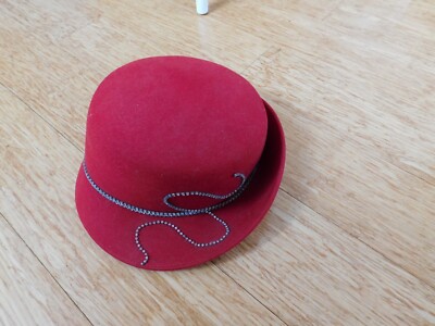 Vintage Betmar New York Woman's Hat Red Wool Bell Style K820