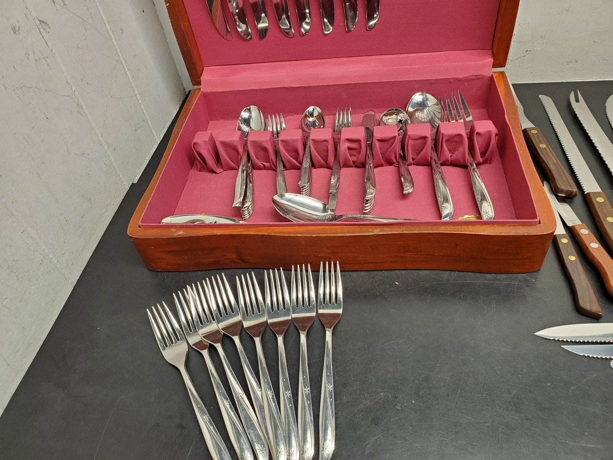 ONEIDA USA アンティーク Vintage Oneida 64 pc Silverware & Flatware Set in Wooden Case PLUS