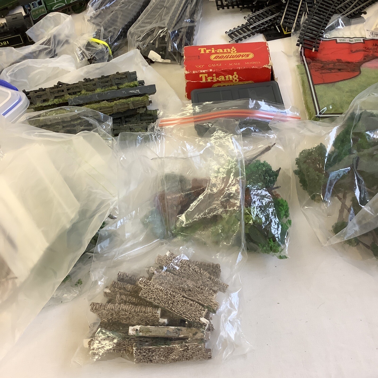 Large Bundle OO Gauge Train Accessories Track People parts pieces eBay