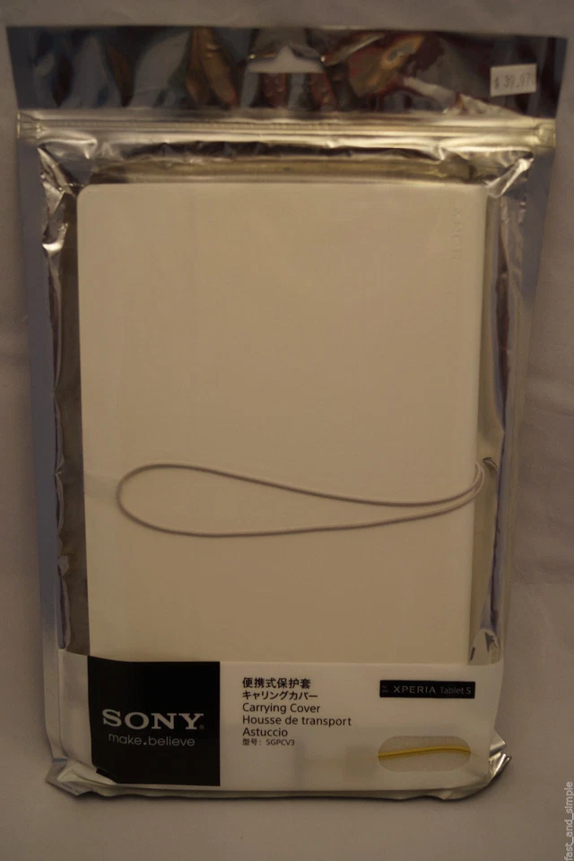 Lot of 2 NEW Sony Carrying Covers for Xperia Tablet S White & Green SGPCV4 - Image 2 of 4