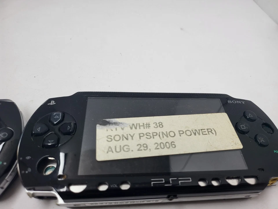 Lote de 4 consolas Sony PSP 1001 SOLO para piezas no funcionan rotas dañadas #U13 Foto 4 de 4