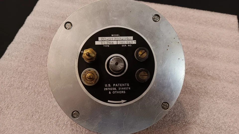 Servomotor Kollmorgen - PMI Motors 00-01202-090 Foto 2 de 3