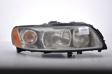 VOLVO V70  FRONT RIGHT LIGHT HEADLIGHT 30698840
