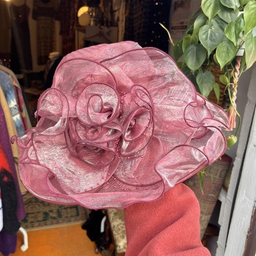 Toller OTT Blumen Rüschen Hut Schimmer Stoff Hochzeit Rennen Krempe Rosa - Bild 3 von 6