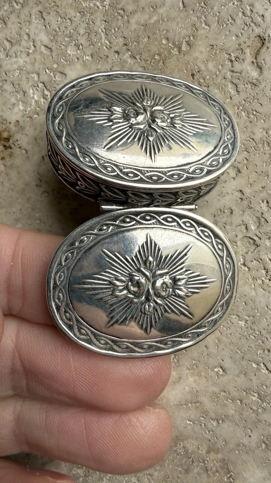 Boîte Pilulier Ancien En Argent Massif Beau Décor Intérieur Vermeil - Photo 3/4