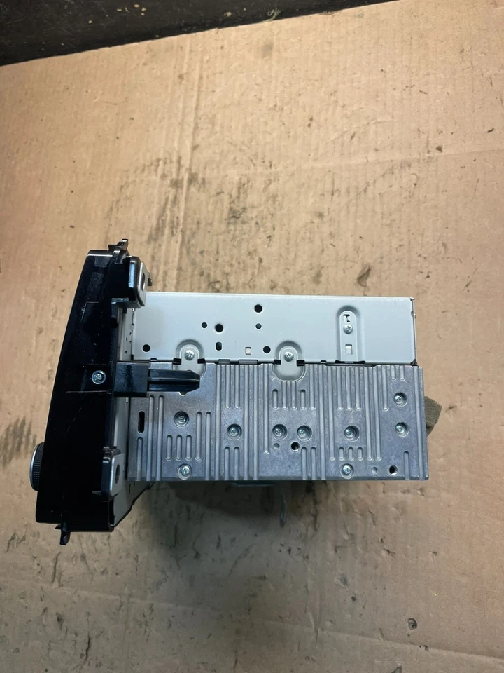 2010 2012 Mazda CX9 CX-9 Radio Stereo CD MP3 Player Screen Display t7490 DG - Image 2 of 4