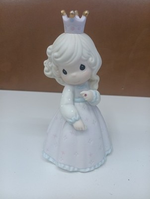 Precious Moments ''Pretty As A Princess'' figurine, #526053. C83