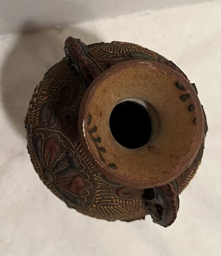 Antique Japanese Satsuma Moriage Hand Painted Earthenware Vase - Picture 8 of 11