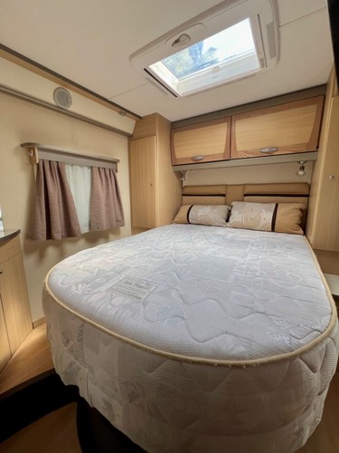 2007 FIAT 3.0 BESSACARR E769 LHD TAG AXLE MOTORHOME, 39K MILES, FIXED ISLAND BED - Picture 15 of 20