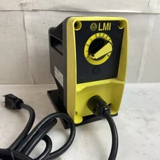 LMI Milton Roy PD041-823NI Chemical Metering Pump Used Missing Parts Powers On