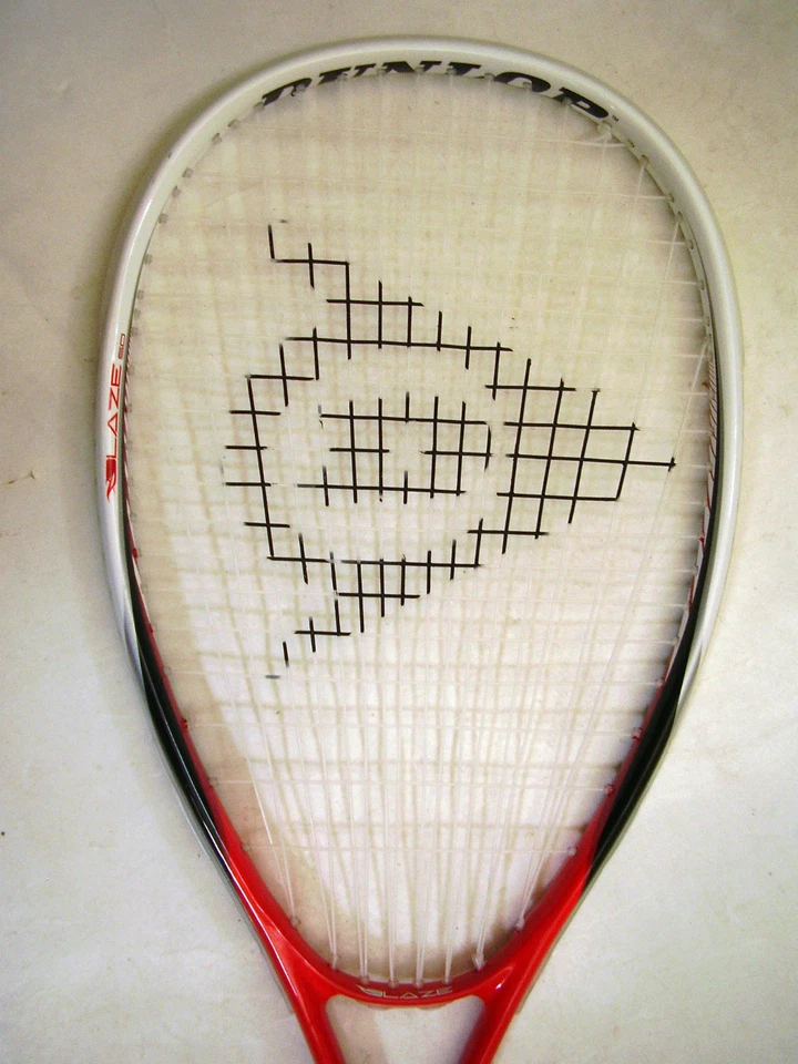NEW DUNLOP BLAZE 50 SQUASH RACQUET AND TWO DUNLOP SQUASH BALLS RRP $99 - image 3 of 4
