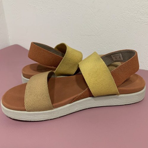 Sandalias Keen Elle Comfort para mujer talla 10 oro amarillo con tiras sin cordones cuña planas - Imagen 9 de 9