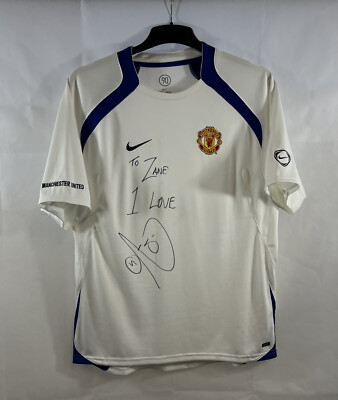 Manchester United Ferdinand Signed Training Football Shirt 2005/06