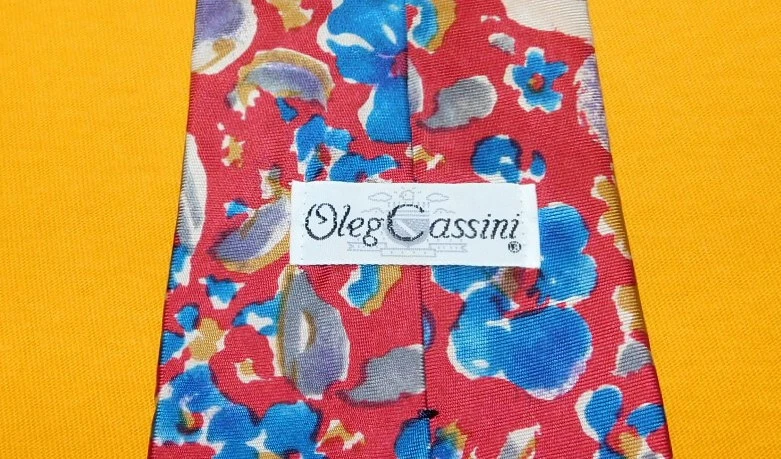 OLEG CASSINI MADE IN U.S.A. RED/WHITE/BLUE FLORAL TIE - TIES - DESIGNER TIES. - Image 3 of 3