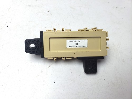 KIA SORENTO MK3 2.2 DIESEL ICM RELAY FUSE BOX 91940-C5560 2017 - Picture 10 of 13