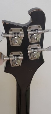 434 Rickenbacker 4003 Jetglo　1985年 USA Rickenbacker 4003 Jetglo w/Black Binding & Hardware 1985 – Chicago