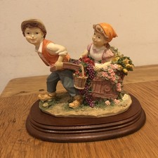 The Leonardo Collection - Off To Market - Figurine