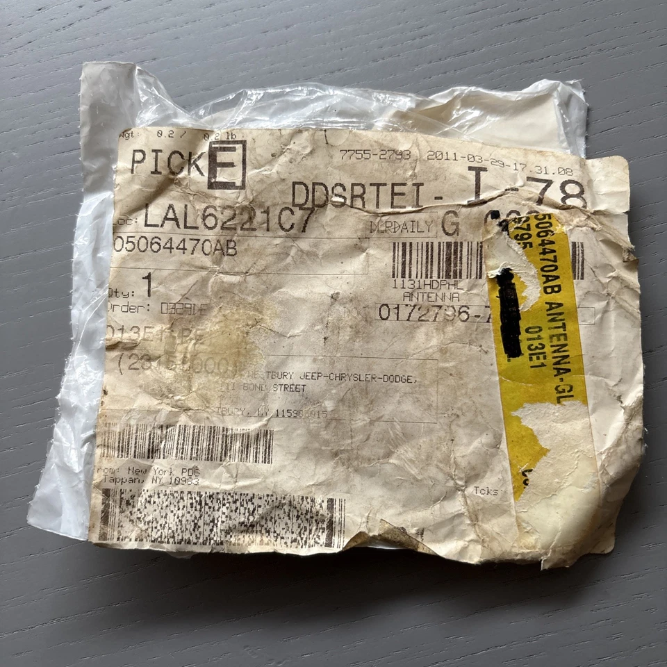 Antena GPS Jeep Grand Cherokee/Commander 2008 a 2010 05064470AB Nueva Foto 4 de 4