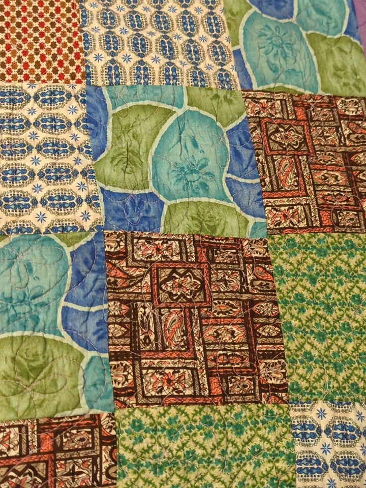 Vtg Mid Century Retro Quilt Tiki Era Fabric Purple Machine Stitched BOHO 90x70" - Image 3 of 4