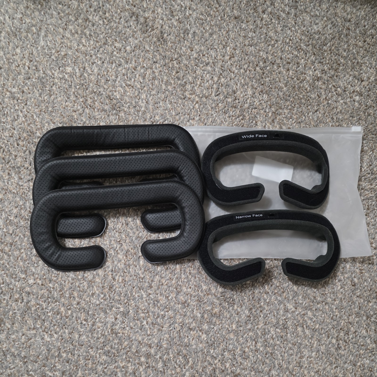 HTC Vive VR Headset - Complete Set In Original Box + Extra Face Cushions