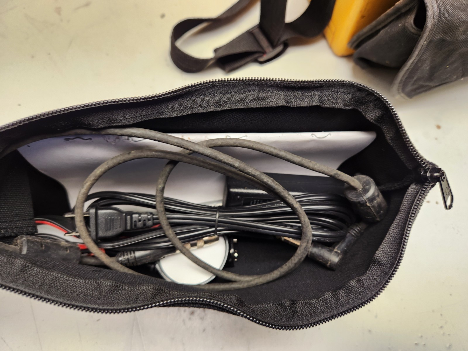 3M DYNATEL 2573 ID 12 watt CABLE PIPE LOCATOR Subsite Vivax  2550 2250 2273 #14