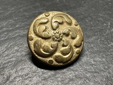 ANTIQUE GOLD TONE ROUND METAL SHANK BUTTON BY ORANGE COLOUR I695