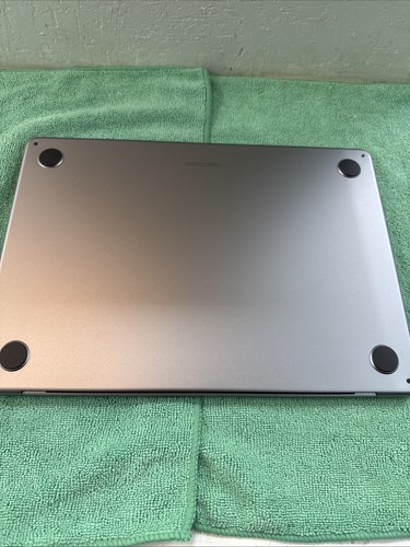 2022 Apple MacBook Air 13.6", M2 Chip, 8GB Ram, 256GB SSD Space Gray - Picture 7 of 12