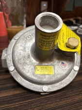 Maxitrol 325-5L 3/4" Natural Gas Pressure Regulator, 2PSI inlet, 7-11" WC Outlet