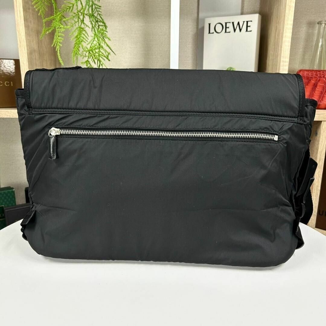Y-3 Large Capacity Messenger Bag Oversized Logo Black Size Y-3 Large Capacity Messenger Bag Oversized Logo Black Size