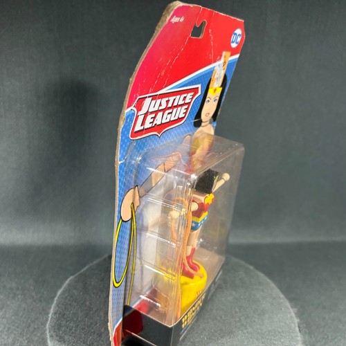 DC Comics Justice League Wonder Woman Wooden Push Puppet 2018 - Picture 5 of 21