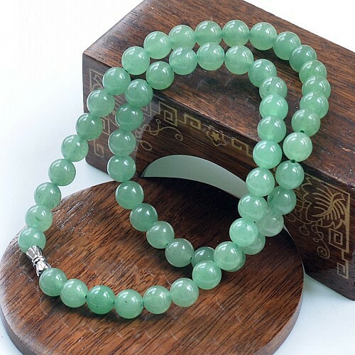 Collier Vintage Perles De Jade Vert Graduées - Bijou Ancien Et élégant