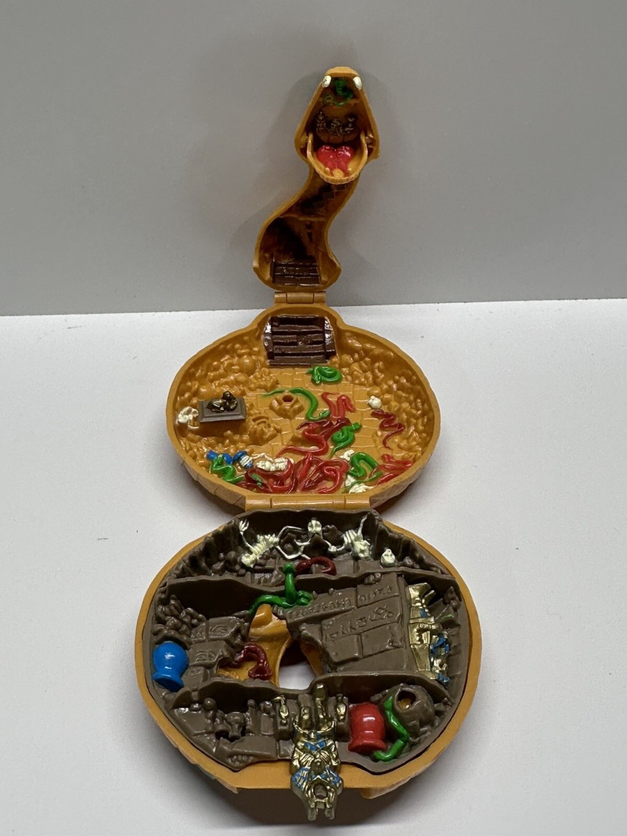 1992 Vintage Bluebird Mighty Max Doom Zone Temple of Venom Snake