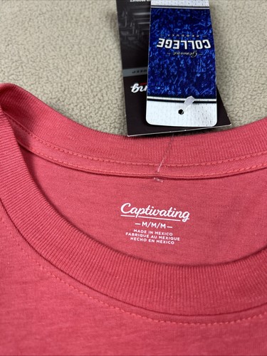 University Of Wisconsin Badgers T-Shirt, Captivating Guitar NCAA. 1848, Sz Med - Picture 5 of 9