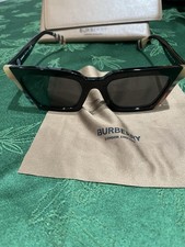 Burberry Wore Sun Glasses