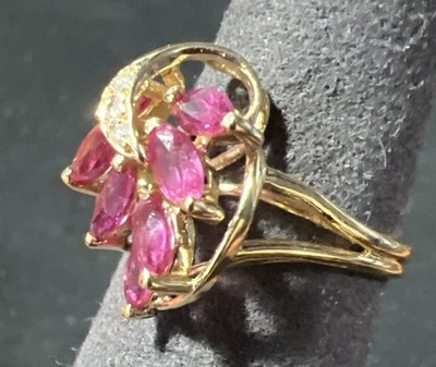 VINTAGE COCKTAIL RING 14K YG 7 NATÜRLICHE MARQUISE SCHLIFF RUBINE & DIAMANTEN Ring Gr. 5