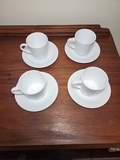 Centura by Corning White cups with embossed tulips Saucers Set of 4 cups 4 sauce