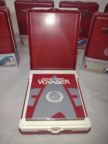Star Trek Voyager comlete boxed set seasons 1 to 7 - Picture 2 of 5