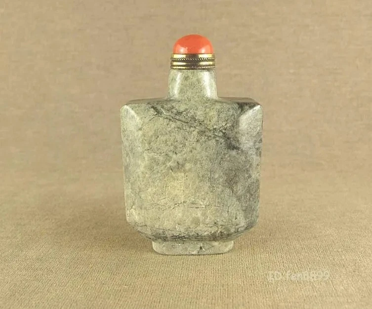 Hermosa botella de tabaco tallada en jade a rayas china con tapa superior de coral rojo Foto 2 de 4