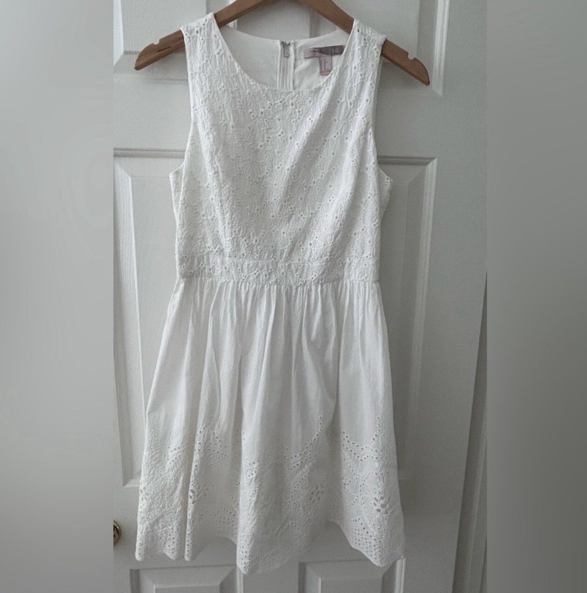 White Sleeveless Cotton Eyelet Dress Size XS Fully Lined Forever 21