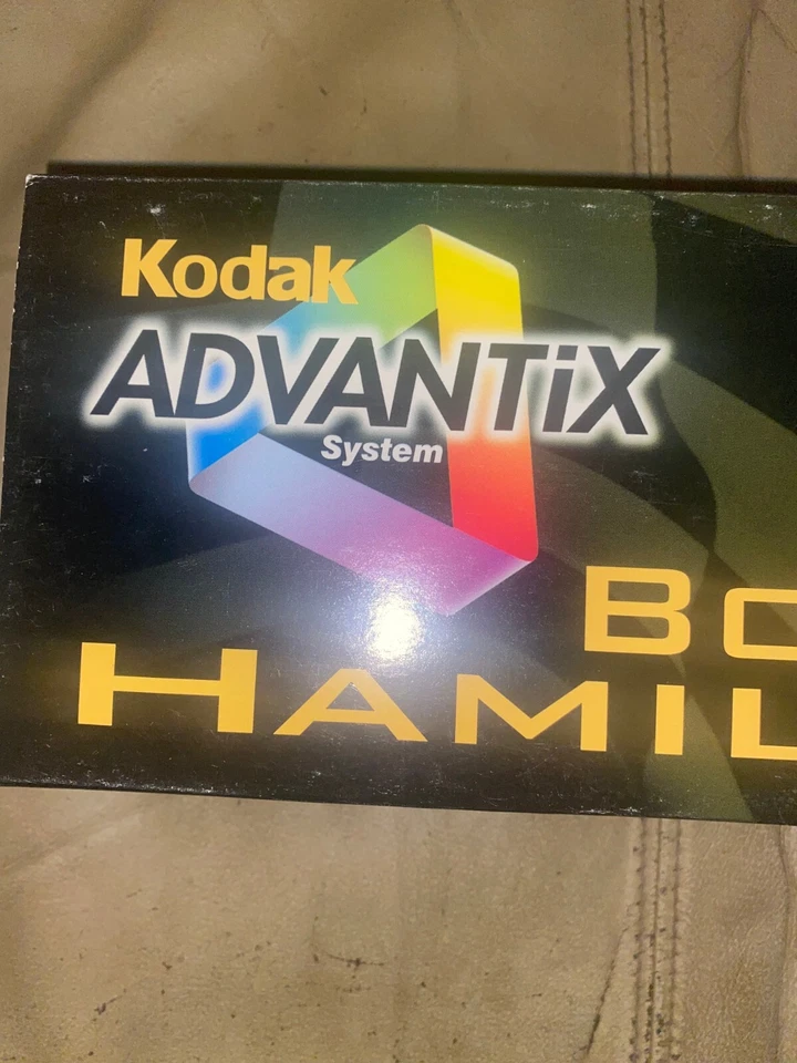 Bobby Hamilton #4. Chevrolet Monte Carlo 1999, sistema Kodak Advantix Foto 2 de 4