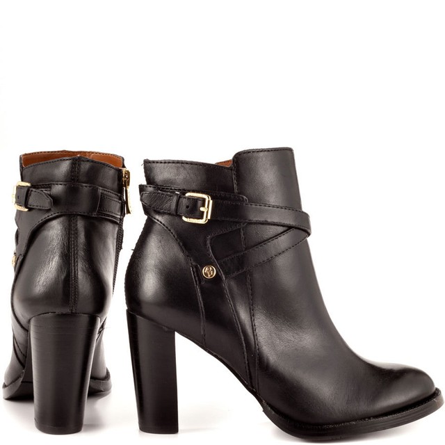 taryn boots